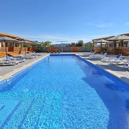 Poolside Mobile Dom wakacyjny