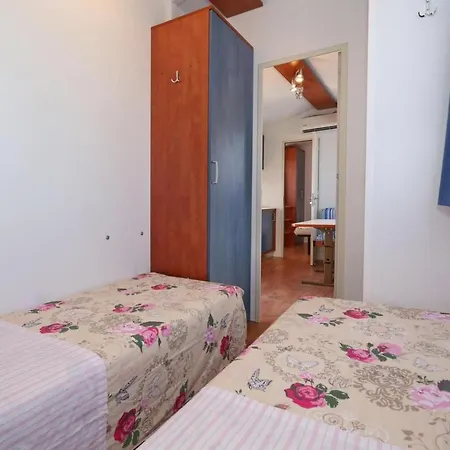 Poolside Mobile Turanj