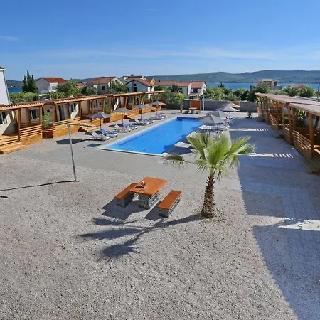 Poolside Mobile * Turanj