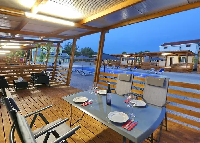 Poolside Mobile Prázdninový dům Turanj