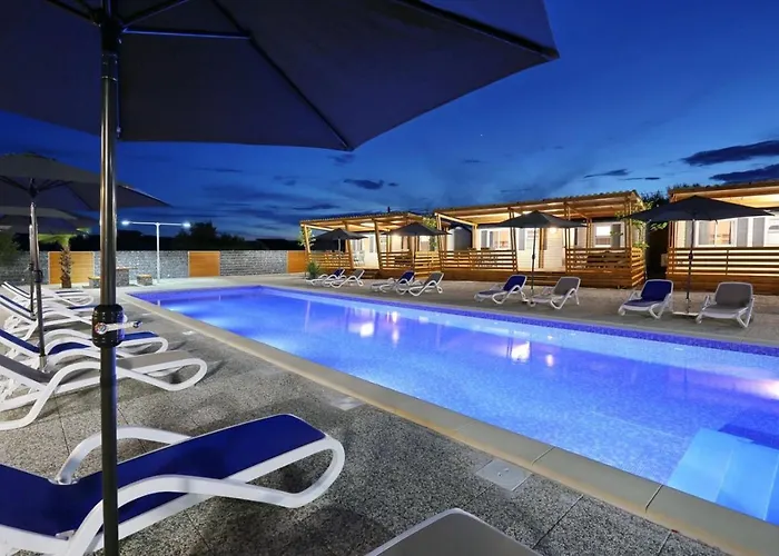 Poolside Mobile Hébergement de vacances